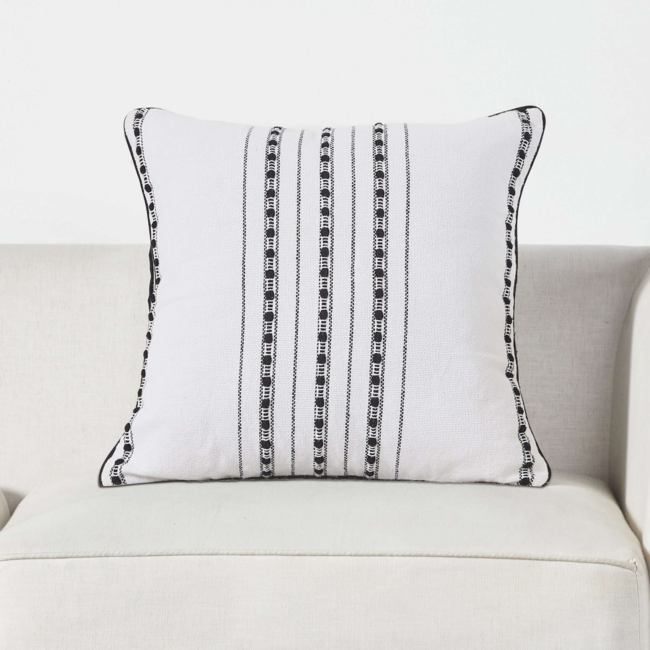  18" X 18" White Stripe Cord Cotton Rich Decorative Pillow Villa Pillows