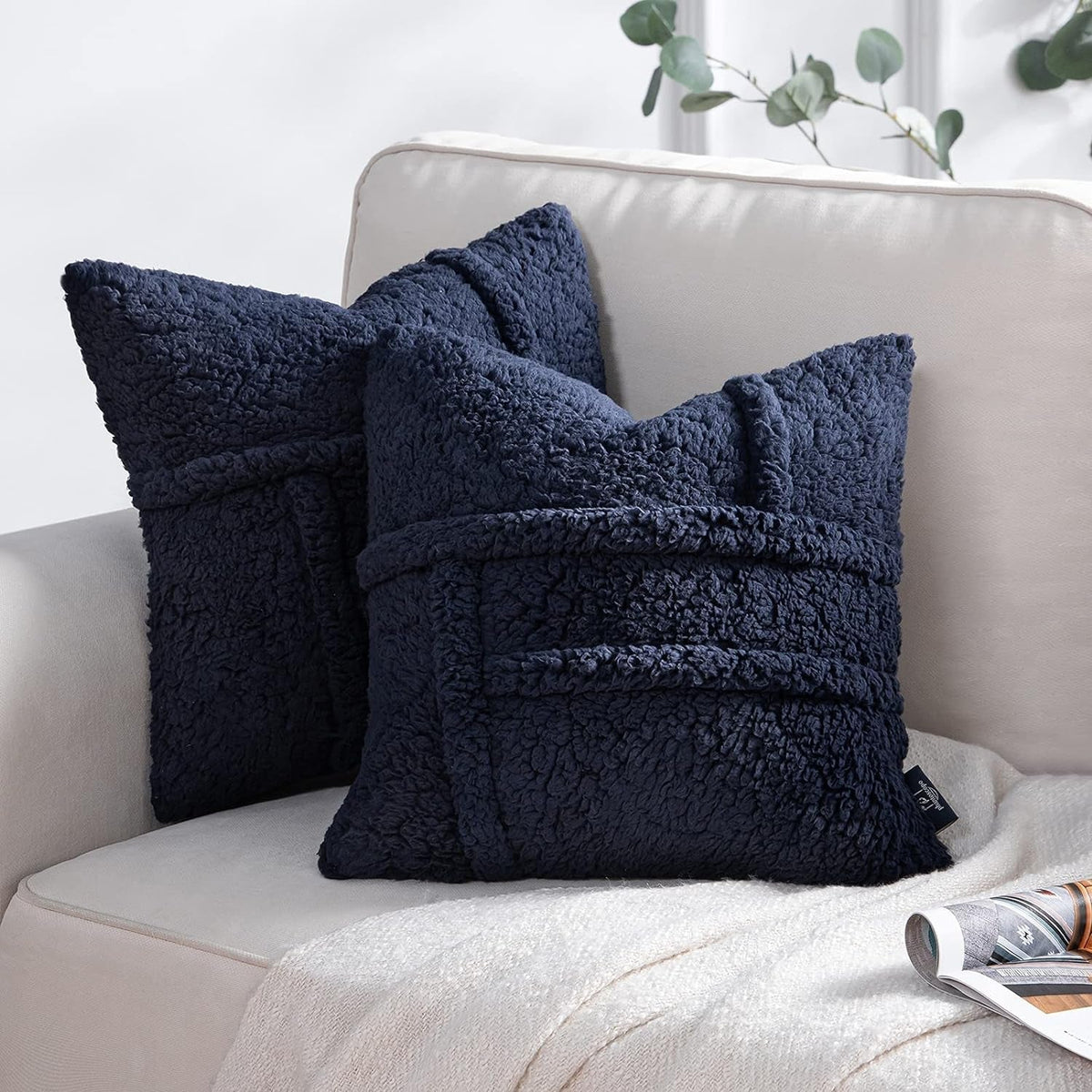  Pack of 2 Sherpa Solid Throw Decorative Pillow Cover Decorative Faux Fur Fluffy Cushion Cases Soft Square Pillow Cases for Bedroom/Couch,Navy Blue 18 X 18 Inches Villa Pillows